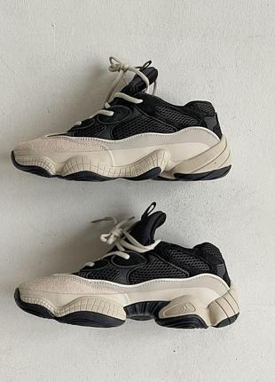 Крутейшие женские кроссовки adidas yeezy boost 500 black beige premium чёрные с бежевым3 фото