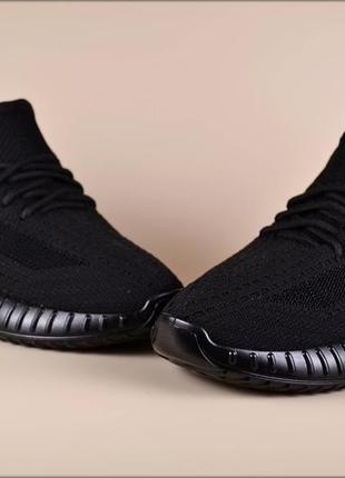 Жіночі кросівки yeezy light black2 фото