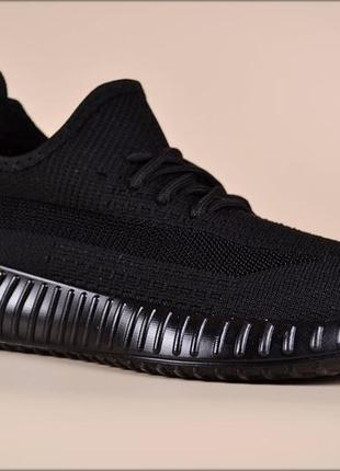 Жіночі кросівки yeezy light black5 фото