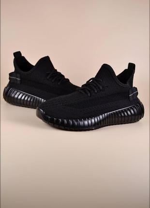 Жіночі кросівки yeezy light black1 фото