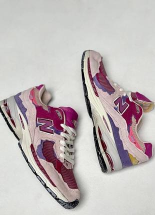 Трендові жіночі кросівки new balance 2002r pink premium рожеві з малиновим