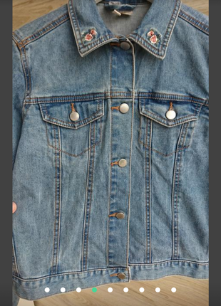 Джинсовый пиджак с вышивкой divided eur 384 фото