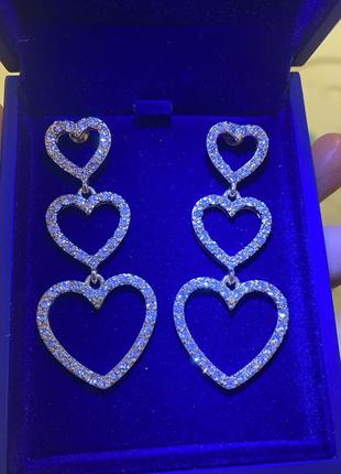 Довгі сережкі сердця