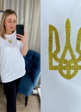 Патриотическая футболка женская с гербом украины3 фото