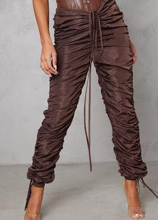 Штани на затяжках, від boohoo, нові