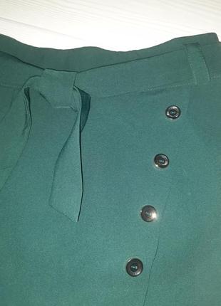 Зеленая юбочка с пуговками р.42-444 фото