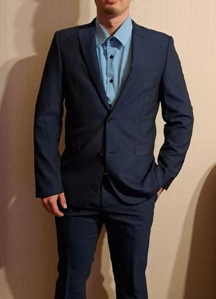 Чоловічий костюм класичний