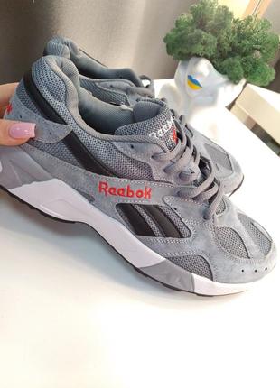 Стильные весенние кроссовки reebok