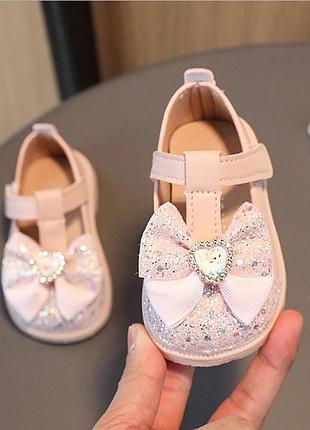 Красиві туфлики для дівчинки р15-25