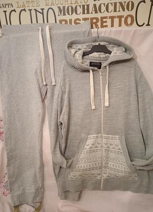 Спортивний костюм.