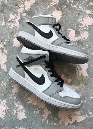 Женские серые кожаные кроссовки nike air jordan 1 🆕 высокие джорданы