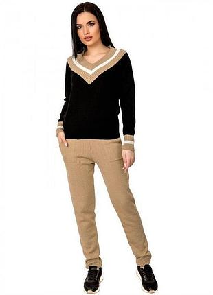 Крутий трикотажний костюм