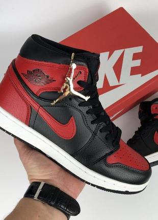 Женские кроссовки nike air jordan 1 retro high og высокие кожаные черные красные