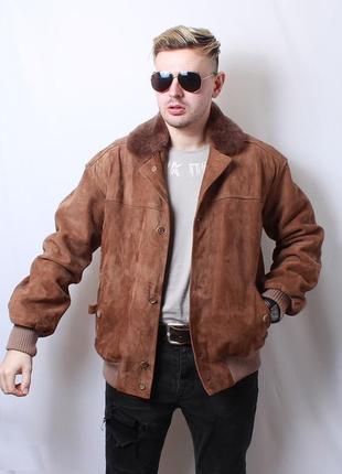 Стильная мужская куртка кожаная дубленка бомбер ретро замшевая весна 2023 коричневая