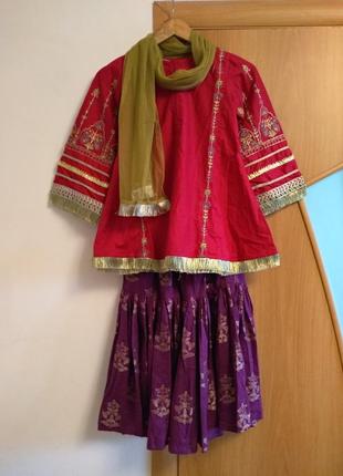 Гарний комплект, плаття, штани та шаль, індійське вбрання для дівчинки 6-8 років