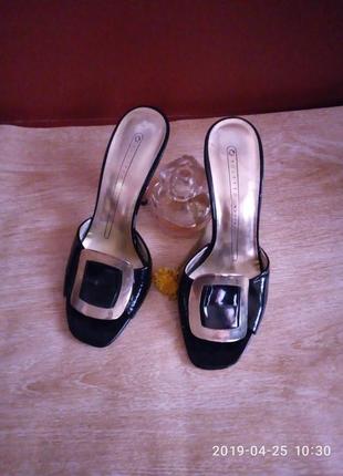 Боссоножки-сабо італійського бренду polleto