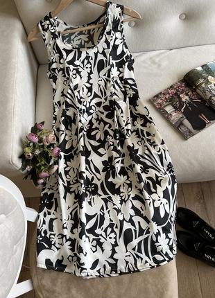 Шелковое платье в цветочный принт4 фото