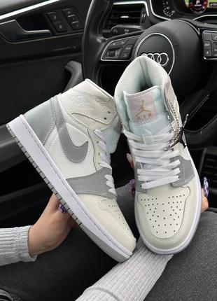 Женские кроссовки nike air jordan 1 high “grey MID