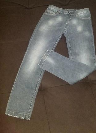 Джинсы на девочку 7-8 лет. рост 122-128