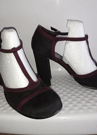 Туфли босоножки баклажанового цвета 40р,1 фото