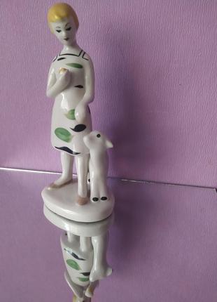 Порцелянова вінтажна статуетка