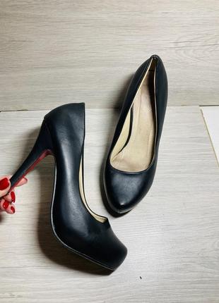 Туфли женские на шпильке лабутены) 36 размер