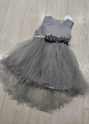 Шикарнейшее нарядное платье с пятислойной фатиновой юбкой со шлейфом пепельного цвета 5-8 лет10 фото