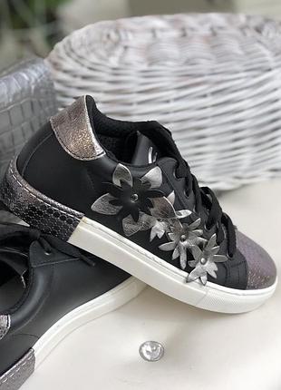 Женские кожаные кроссовки италия кеди кожа