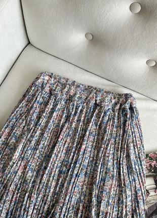 Летняя плиссированная юбка в мелкие цветочки2 фото