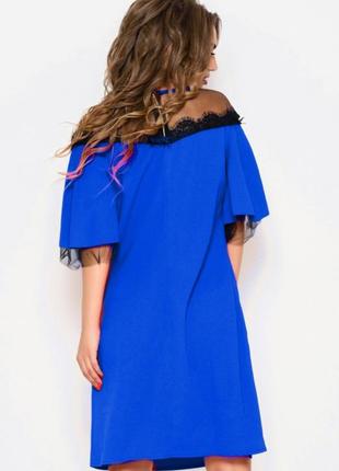 Коротка сукня кольору електрик з кишенями, рукавами-воланами та оздобленням з сітки та мережива4 фото
