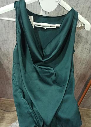 Атласна блуза гарного кольору