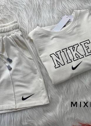 Костюм двойка,костюм в стиле nike,укорочённый кроп-топ,топ с длинным рукавом,свитшот свободного кроя,батник,шорты с высокой посадкой,спортивные шорты4 фото