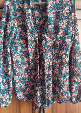 Шифонова блуза в квіти з бантом2 фото