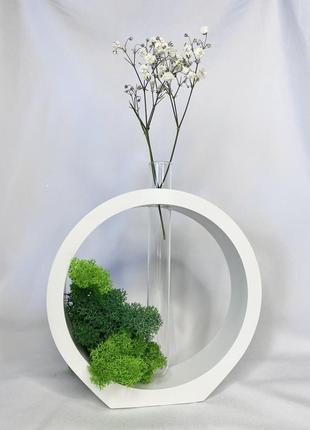 Декоративная ваза с мохом