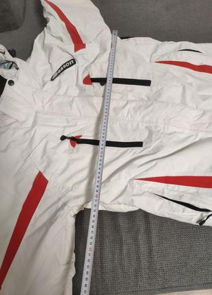 Мужская горнолыжная куртка.