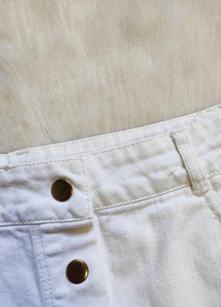 Белая плотная короткая джинсовая юбка мини трапеция с кнопками спереди карманами reserved6 фото