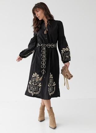 Різін кольори! бездоганна чорна сукня вишиванка із натуральної тканини бавовна міді нижче колін з розрізами на ґудзиках4 фото