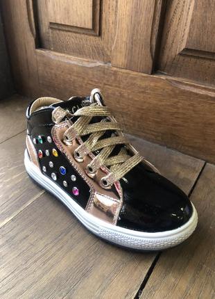 Черевички дит