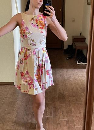 Сукня