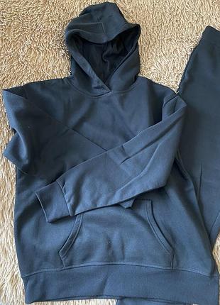 Продаю костюм primark