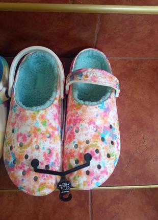 Продам абсолютно новые оригинальные кроксы