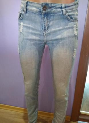 Стильні джинси висока посадка без дефектів крута модель