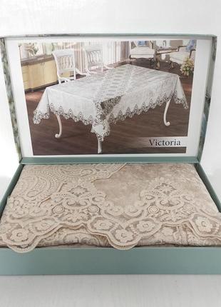 Скатерть велюр maison royale 160x300 victoria cappucino