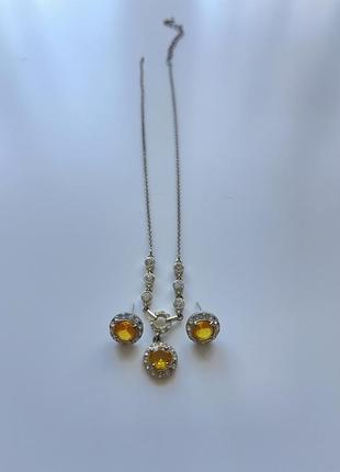 Кольє та сережки