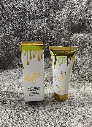 Тональный крем kylie matte