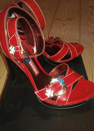 Босоніжки norma j. baker. італія. оригінал. нові.