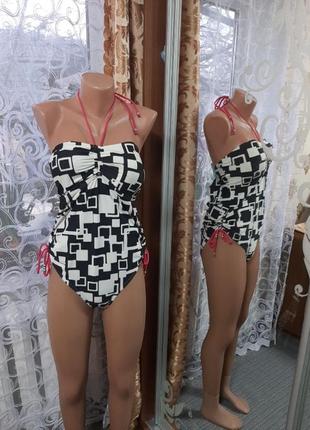 Женский купальник.