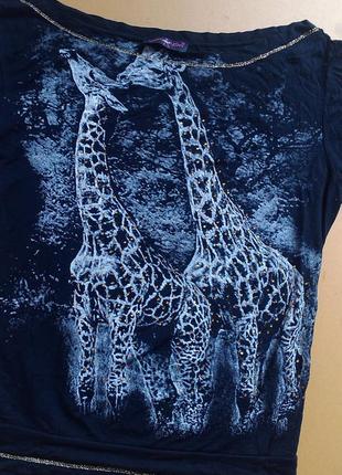 Чорна футболка з жирафами3 фото
