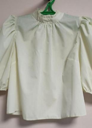 Біла базова блузка