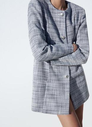 Zara 2023 довга куртка з текстурної тканини8 фото